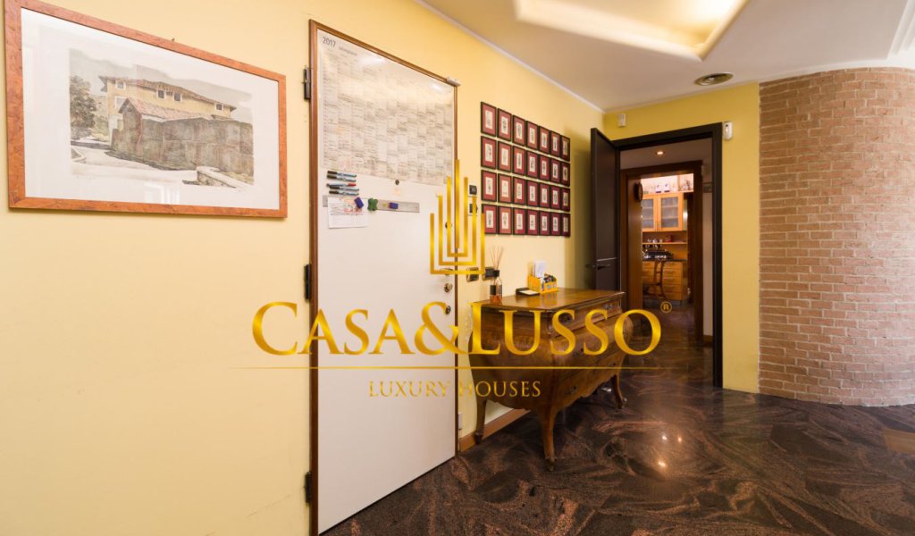 Vendita Appartamenti 340 m², Milano, località Quadronno - Palestro - Guastalla