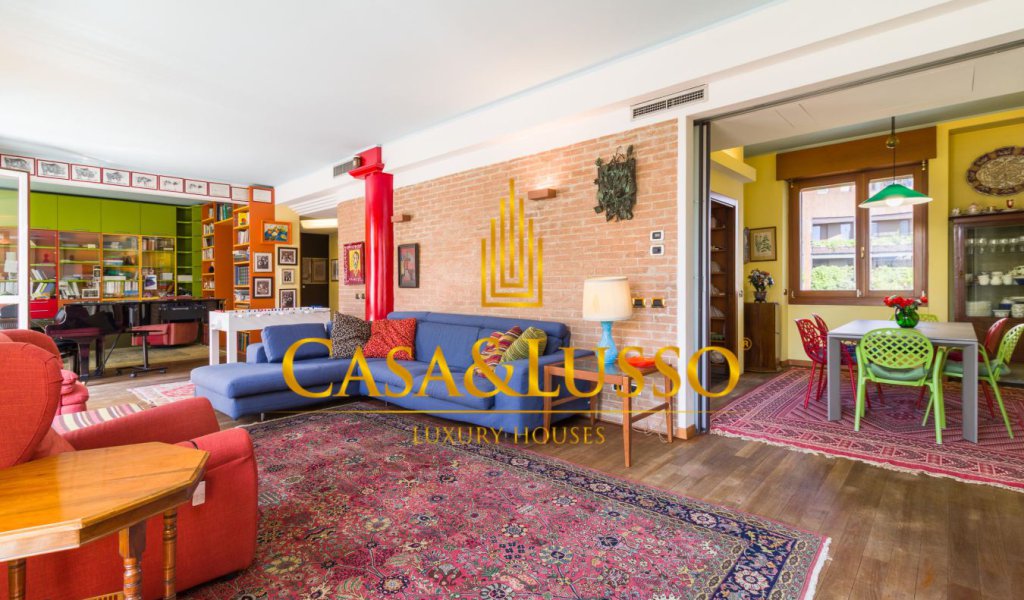 Vendita Appartamenti 340 m², Milano, località Quadronno - Palestro - Guastalla