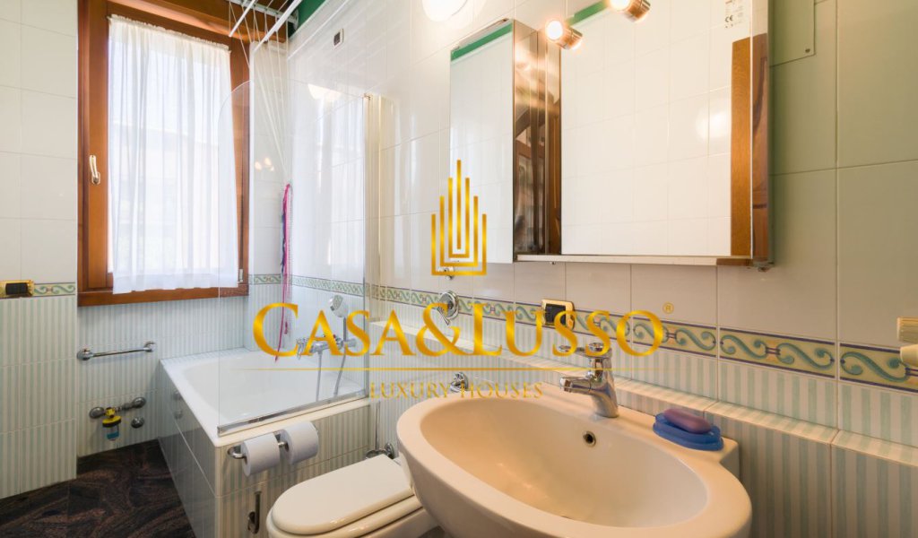 Vendita Appartamenti 340 m², Milano, località Quadronno - Palestro - Guastalla