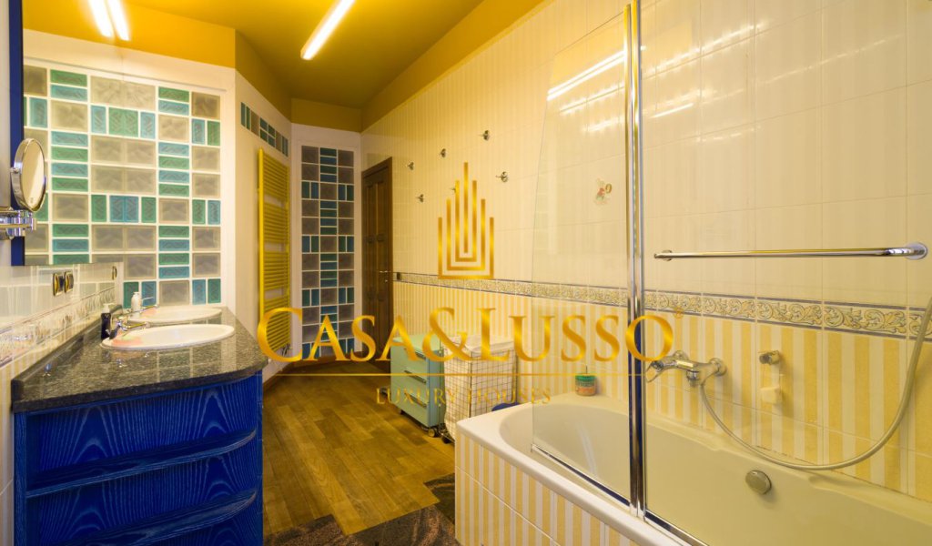 Vendita Appartamenti 340 m², Milano, località Quadronno - Palestro - Guastalla