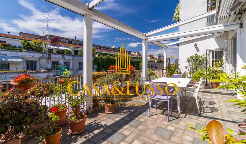 Vendita Appartamenti 340 m², Milano, località Quadronno - Palestro - Guastalla