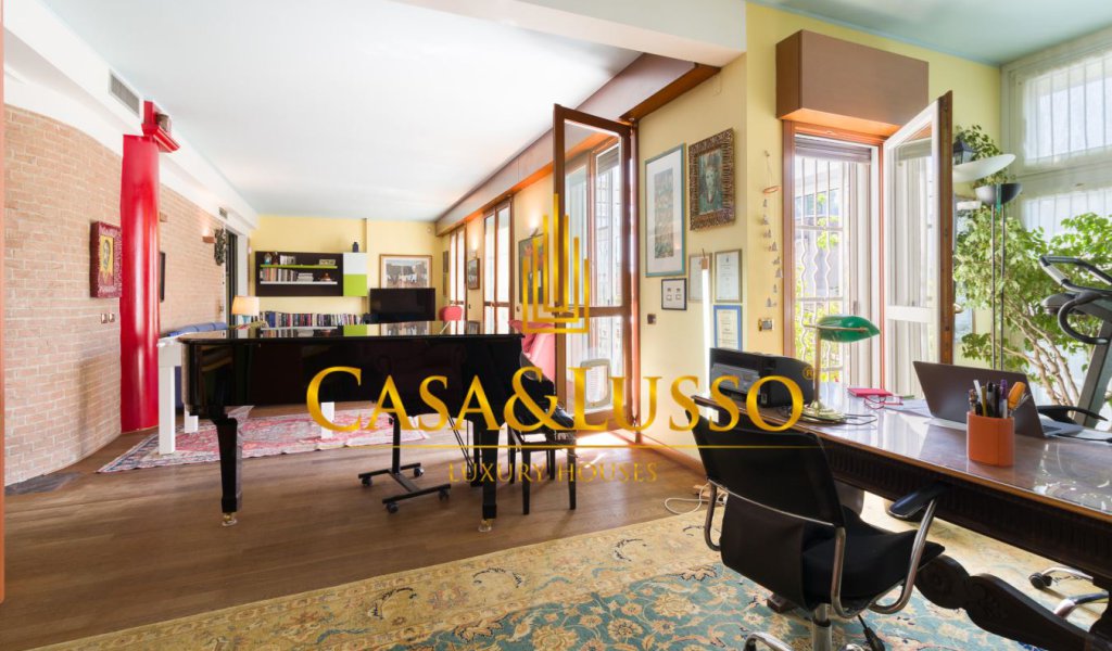 Vendita Appartamenti 340 m², Milano, località Quadronno - Palestro - Guastalla