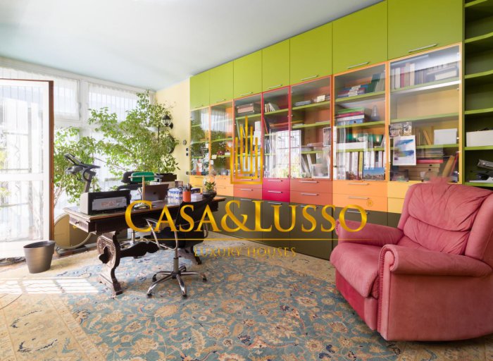 Ampio appartamento con terrazzo in zona Quadronno