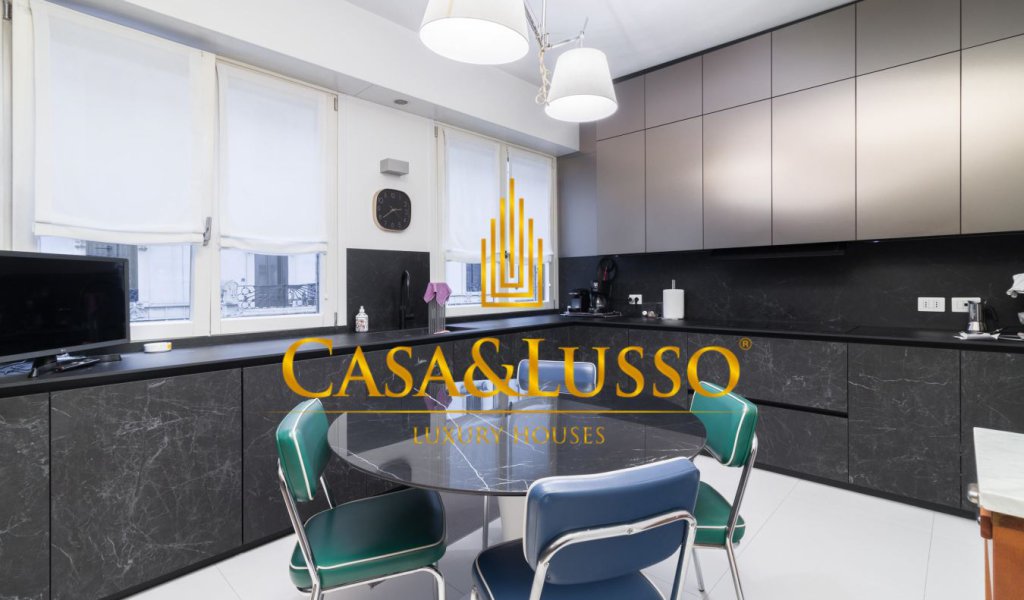 Apartments for Sale 290 sqm. excellent condition, Milan, locality Porta Venezia
