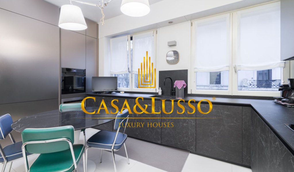 Apartments for Sale 290 sqm. excellent condition, Milan, locality Porta Venezia