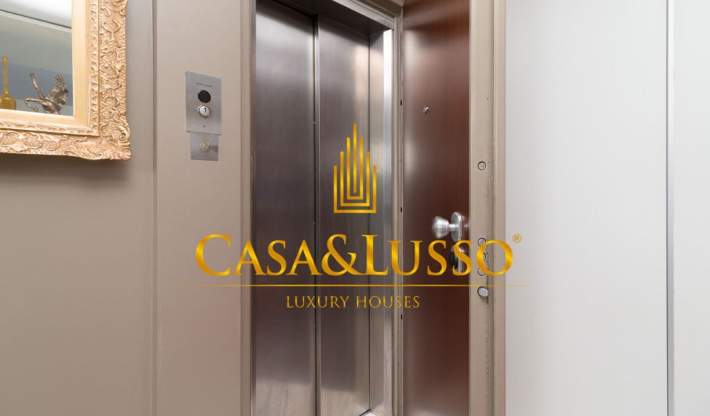 Apartments for Sale 290 sqm. excellent condition, Milan, locality Porta Venezia