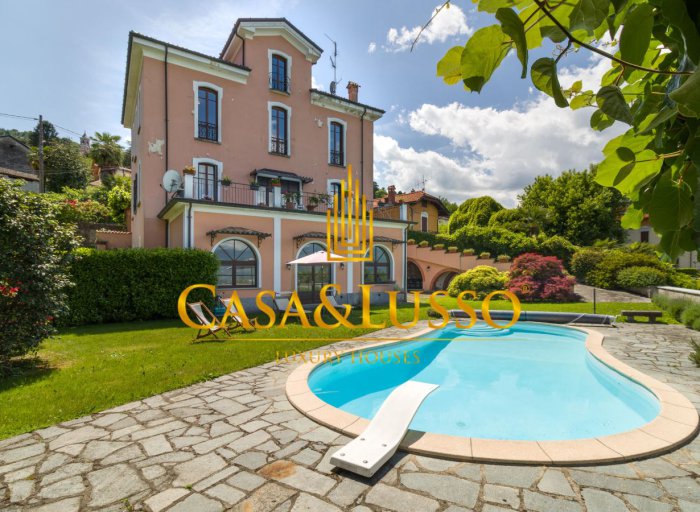 Appartamento in villa con piscina privata in vendita