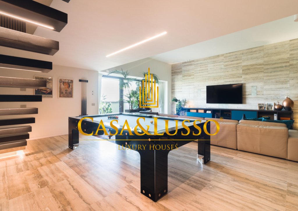 For Sale Penthouse Milan - Super penthouse with private pool Locality 