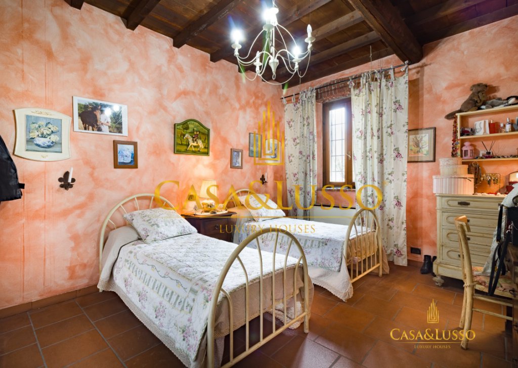For Sale Villas Livraga - Typical Lombard farmhouse with mill Locality 