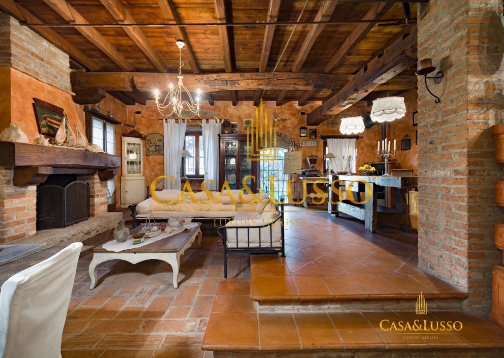 For Sale Villas Livraga - Typical Lombard farmhouse with mill Locality 