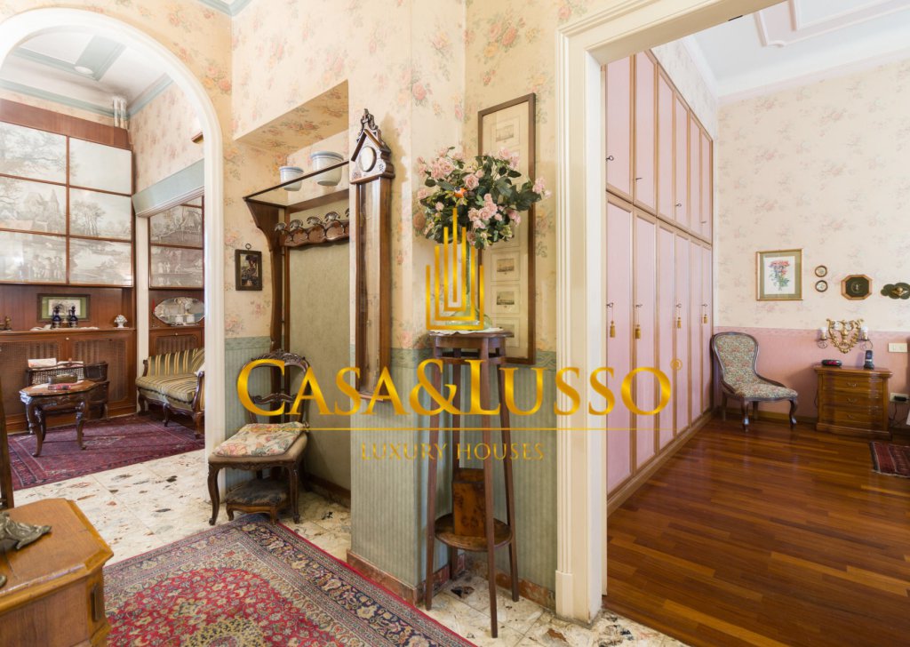 For Sale Villas Milan - HISTORIC VILLA WITH GARDEN VECCHIA FIERA Locality 