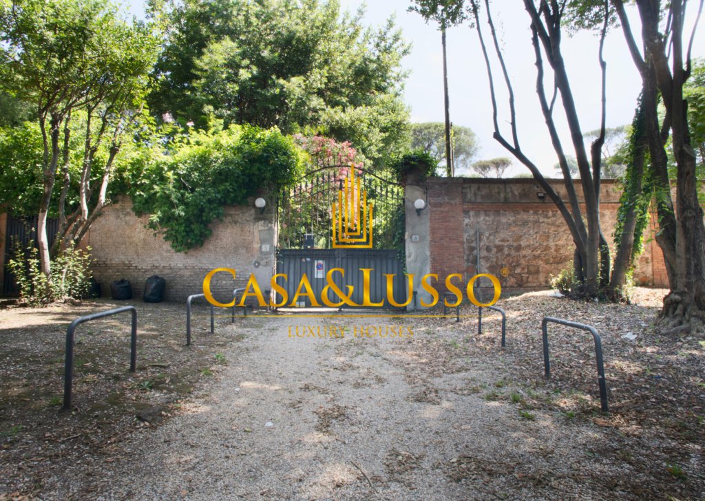 Vendita Ville Roma - Esclusiva villa in zona Terme di Caracalla Località San Saba - Caracalla