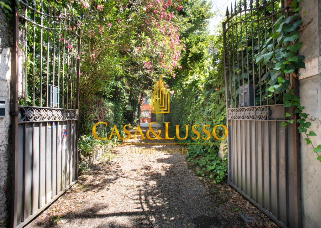For Sale Villas Rome - Exclusive villa in the Terme di Caracalla area Locality 