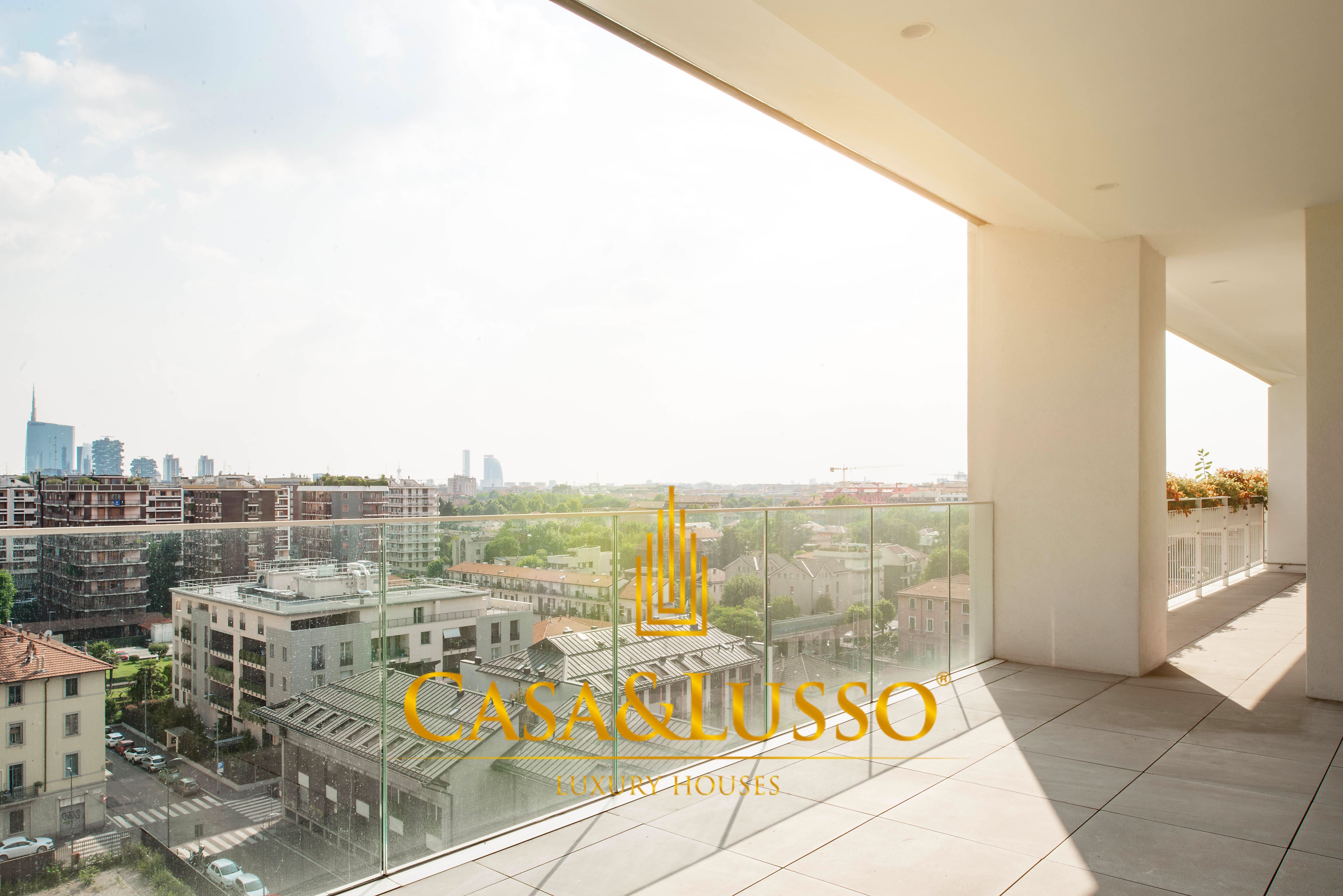 Panoramico appartamento con terrazzo e box