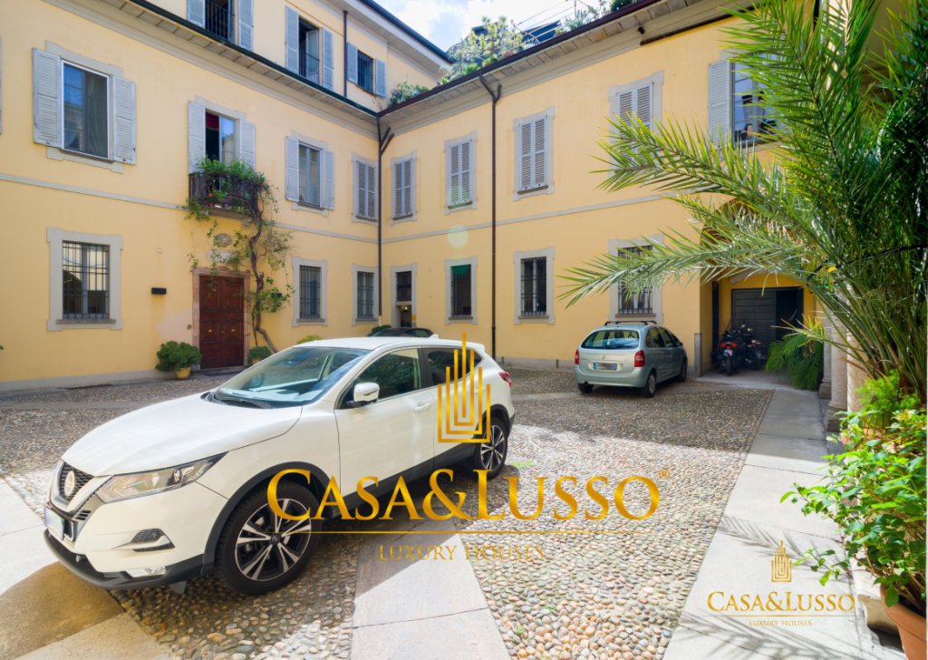 For Rent Apartments Milan - Splendid three-room apartment in the historic building of the '600 Locality 