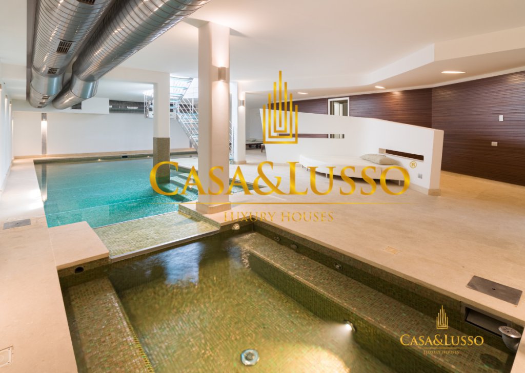 For Sale Villas Milan - Single villa with indoor pool Locality 