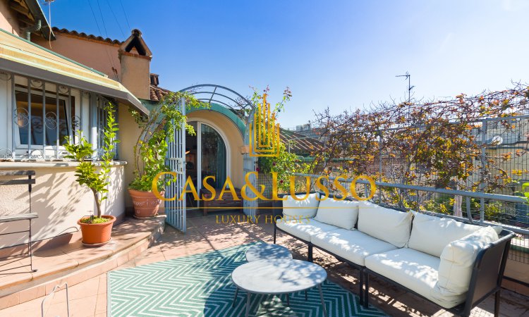 Brera, penthouse with panoramic terrace / 105 sqm./ Euro 3,000.00